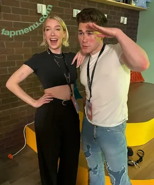 Courtney Miller / co_mill / courtney.miller / typicalvlogs nude photo #0435