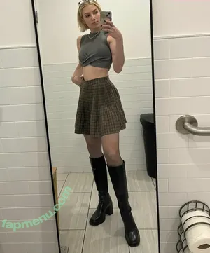 Courtney Miller / co_mill / courtney.miller / typicalvlogs nude photo #0440