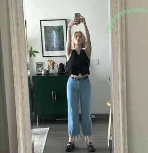 Courtney Miller / co_mill / courtney.miller / typicalvlogs nude photo #0442