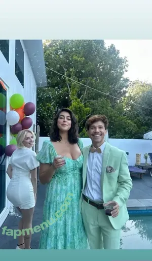 Courtney Miller / co_mill / courtney.miller / typicalvlogs nude photo #0446