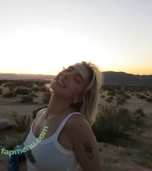 Courtney Miller / co_mill / courtney.miller / typicalvlogs nude photo #0450