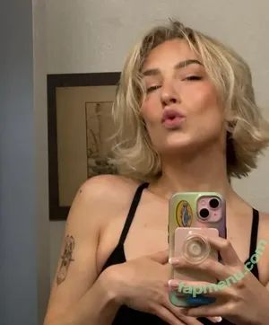 Courtney Miller / co_mill / courtney.miller / typicalvlogs nude photo #0454