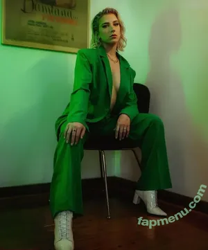 Courtney Miller / co_mill / courtney.miller / typicalvlogs nude photo #0472