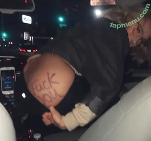 Courtney Miller / co_mill / courtney.miller / typicalvlogs nude photo #0490