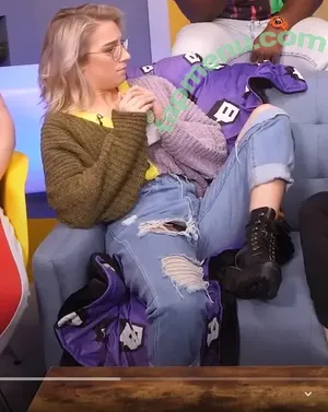 Courtney Miller / co_mill / courtney.miller / typicalvlogs nude photo #0545