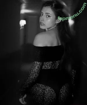 Courtney Miller / co_mill / courtney.miller / typicalvlogs nude photo #0583