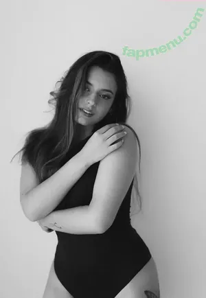 Courtney Miller / co_mill / courtney.miller / typicalvlogs nude photo #0597