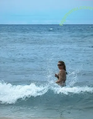 Courtney Miller / co_mill / courtney.miller / typicalvlogs nude photo #0951