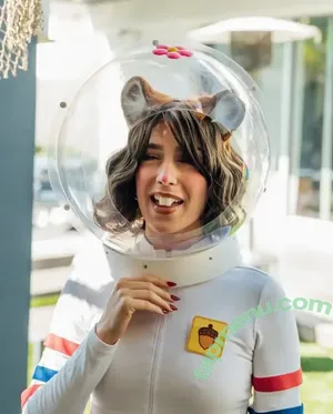 Courtney Miller / co_mill / courtney.miller / typicalvlogs nude photo #0967