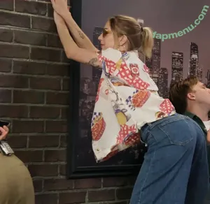 Courtney Miller / co_mill / courtney.miller / typicalvlogs nude photo #0976