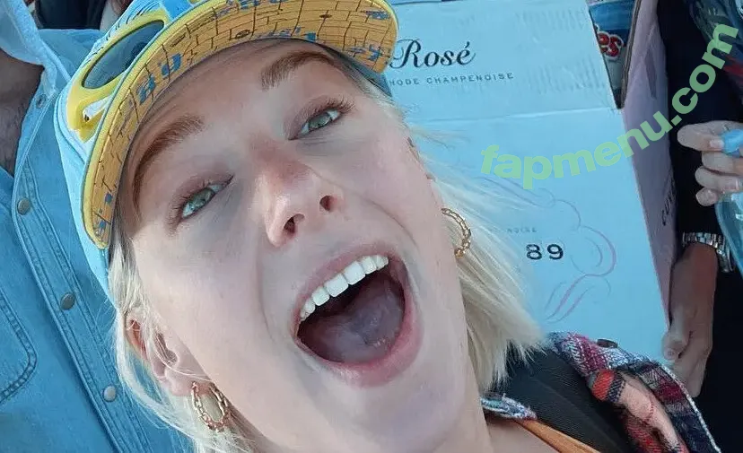 Courtney Miller nude photo #0012 (co_mill / courtney.miller / typicalvlogs)