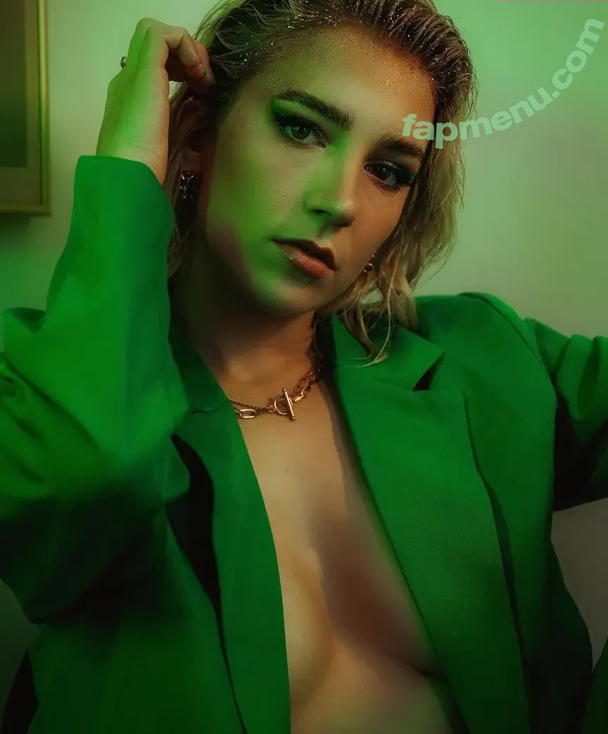 Courtney Miller nude photo #0016 (co_mill / courtney.miller / typicalvlogs)