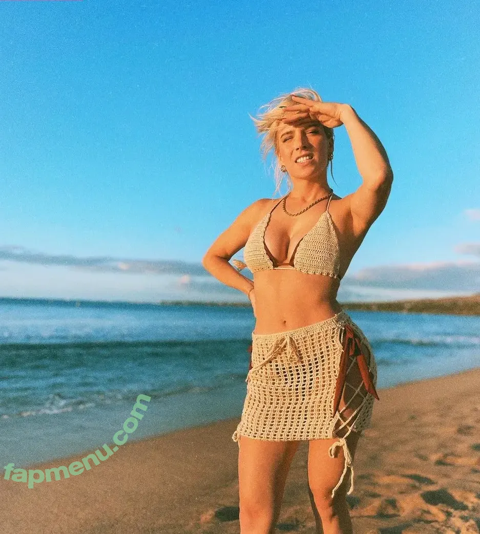 Courtney Miller nude photo #0019 (co_mill / courtney.miller / typicalvlogs)