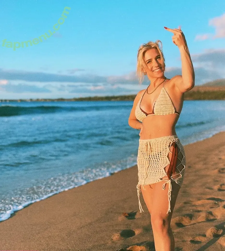 Courtney Miller nude photo #0020 (co_mill / courtney.miller / typicalvlogs)