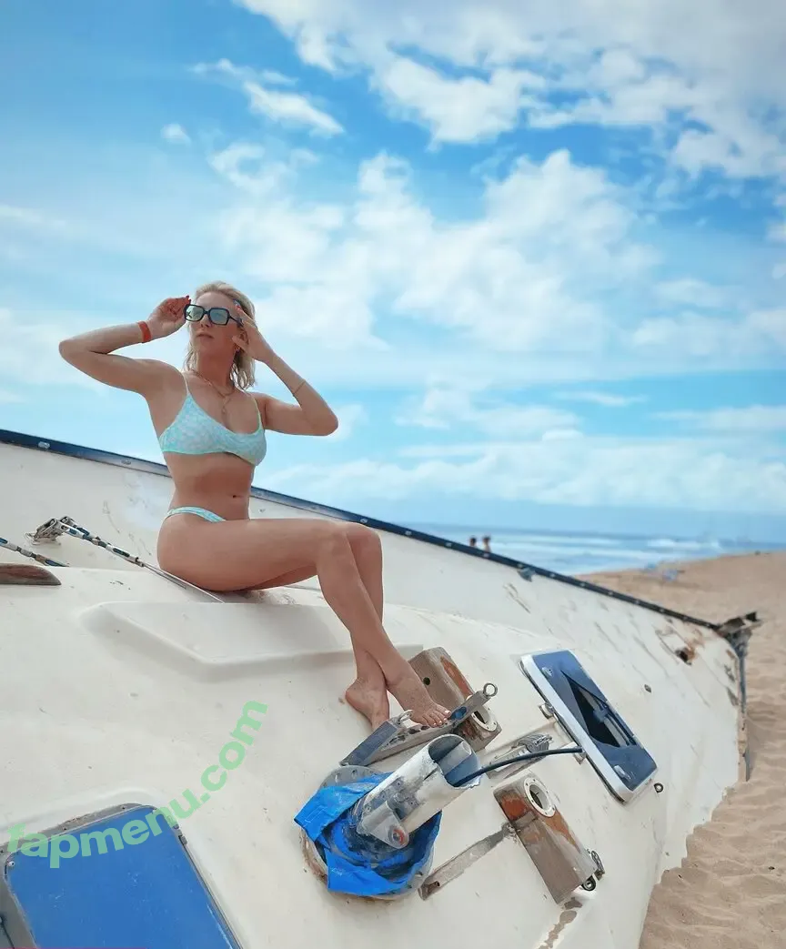 Courtney Miller nude photo #0024 (co_mill / courtney.miller / typicalvlogs)