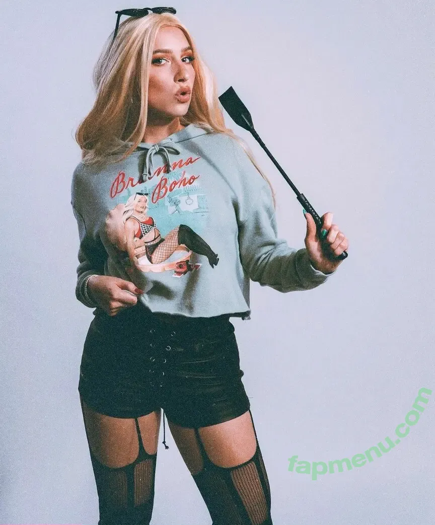 Courtney Miller nude photo #0032 (co_mill / courtney.miller / typicalvlogs)