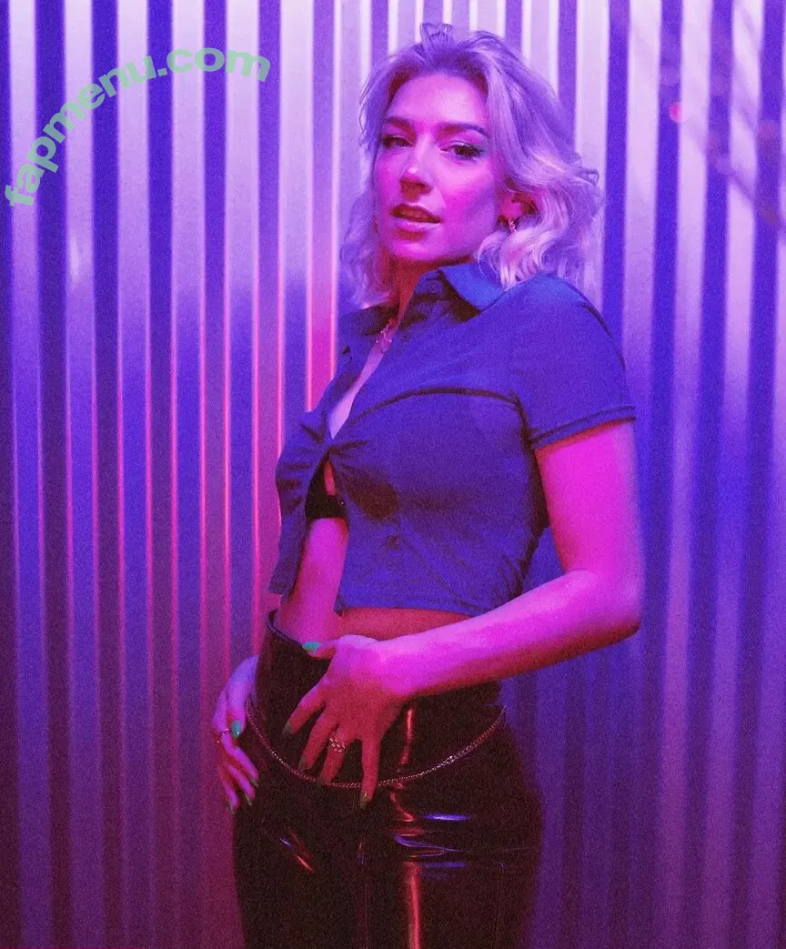 Courtney Miller nude photo #0061 (co_mill / courtney.miller / typicalvlogs)