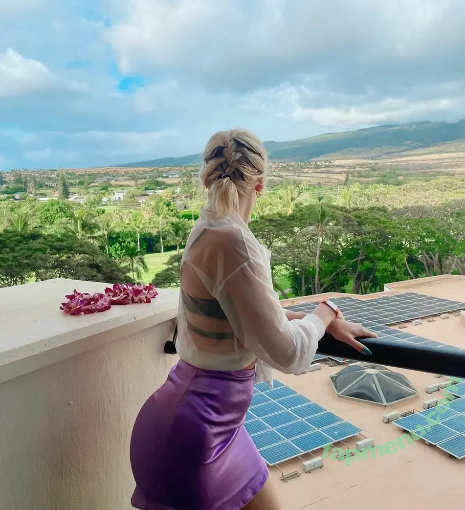 Courtney Miller nude photo #0074 (co_mill / courtney.miller / typicalvlogs)