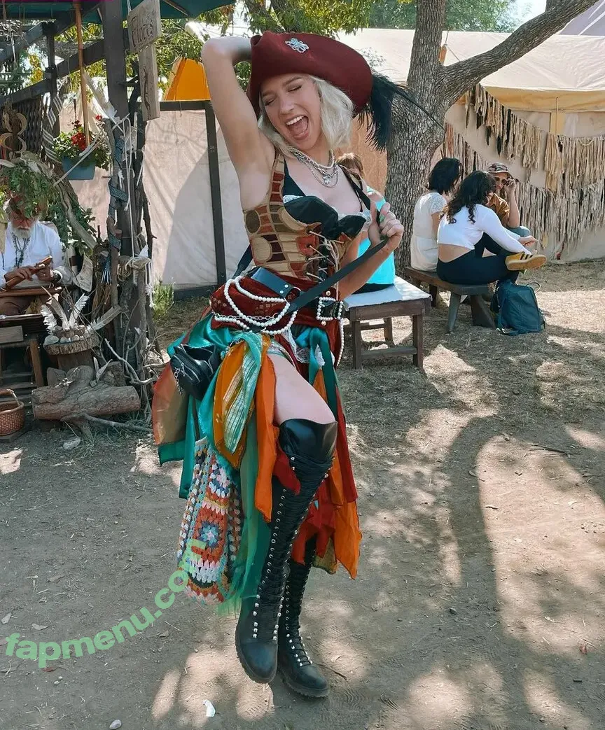 Courtney Miller nude photo #0078 (co_mill / courtney.miller / typicalvlogs)