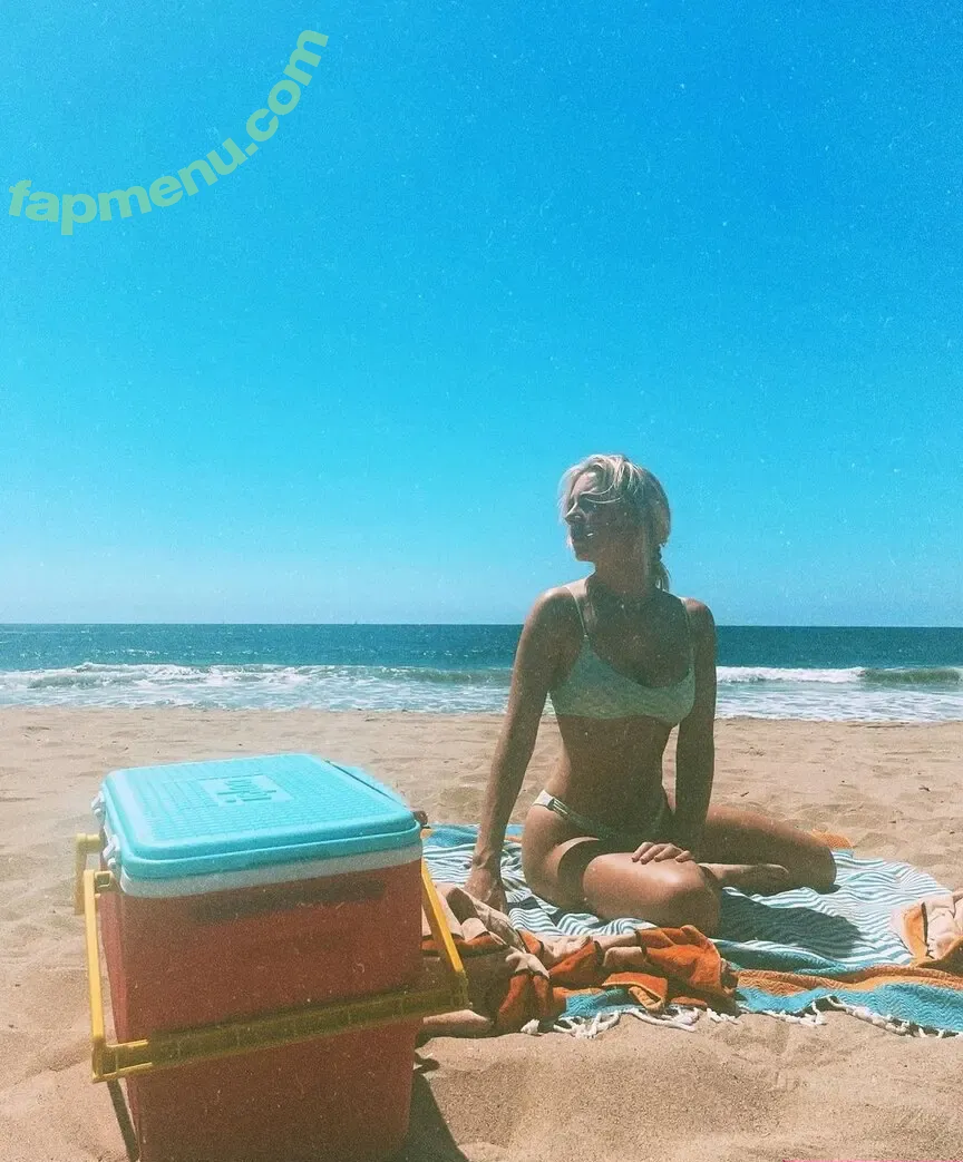 Courtney Miller nude photo #0085 (co_mill / courtney.miller / typicalvlogs)