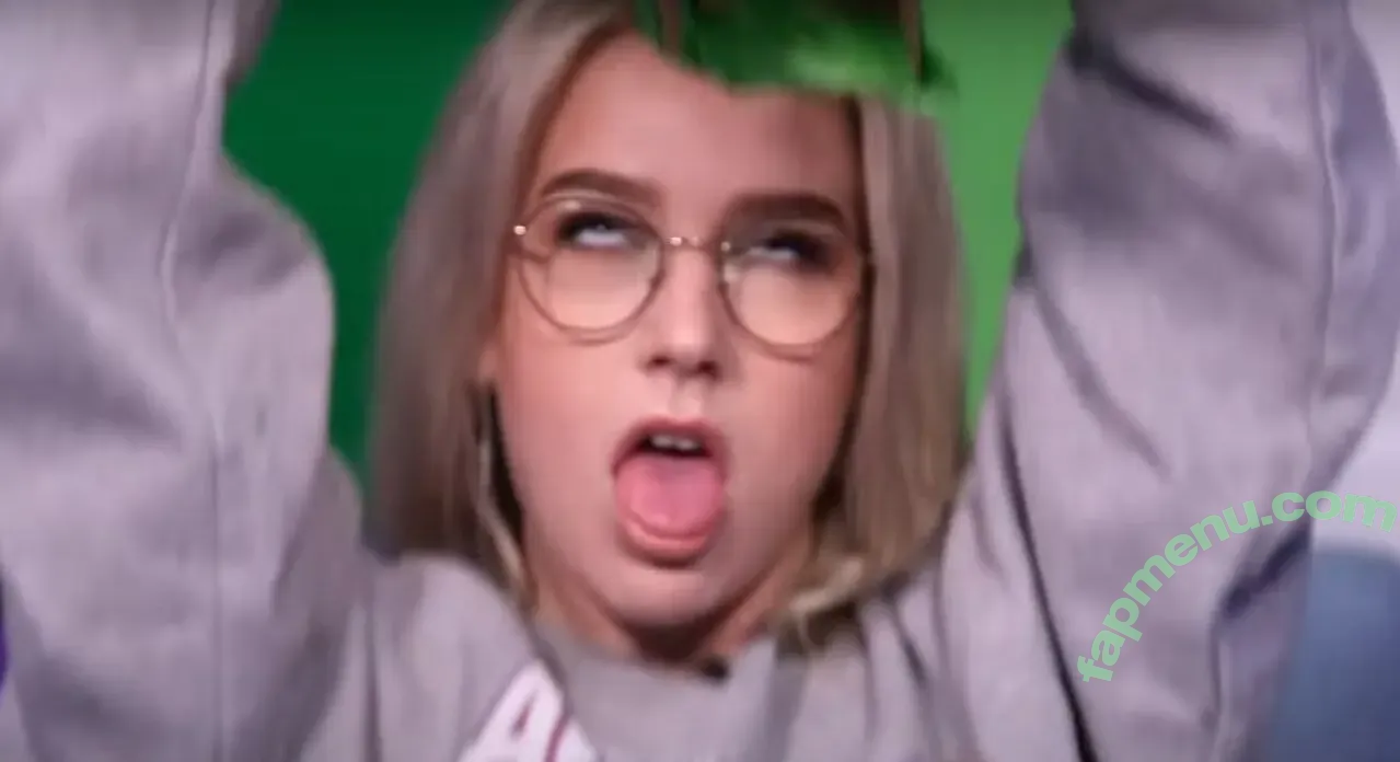 Courtney Miller nude photo #0099 (co_mill / courtney.miller / typicalvlogs)