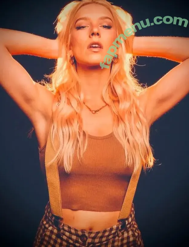 Courtney Miller nude photo #0118 (co_mill / courtney.miller / typicalvlogs)