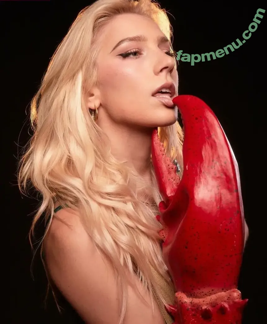 Courtney Miller nude photo #0122 (co_mill / courtney.miller / typicalvlogs)