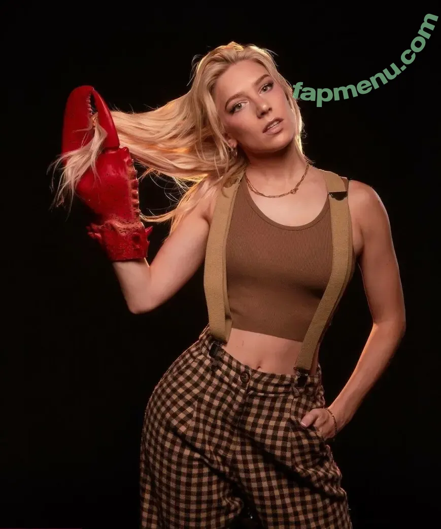 Courtney Miller nude photo #0123 (co_mill / courtney.miller / typicalvlogs)