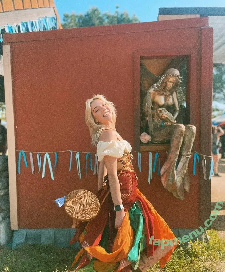 Courtney Miller nude photo #0225 (co_mill / courtney.miller / typicalvlogs)