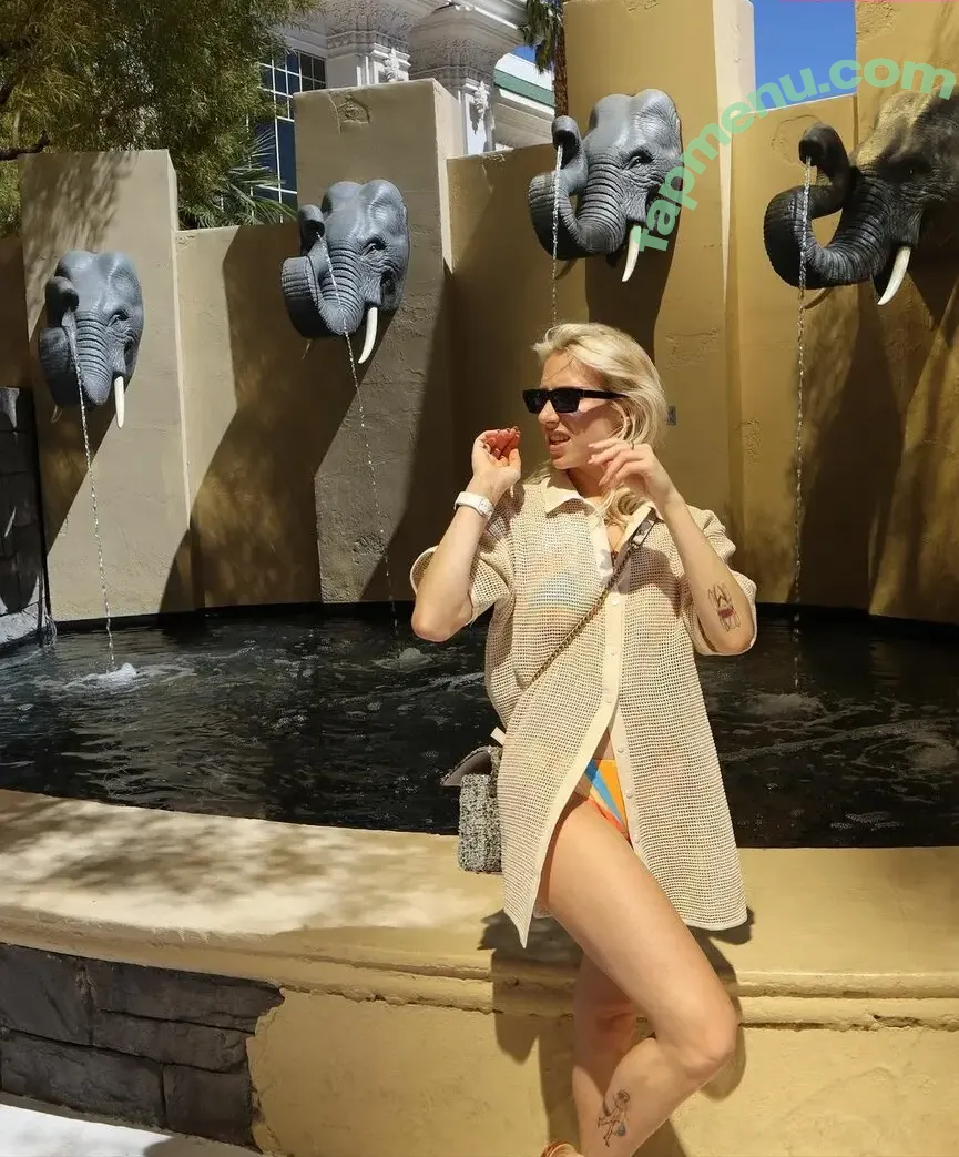 Courtney Miller nude photo #0229 (co_mill / courtney.miller / typicalvlogs)