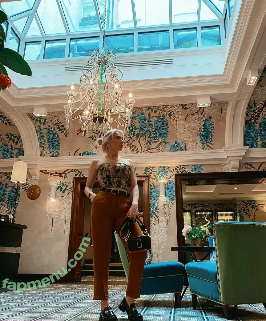 Courtney Miller nude photo #0234 (co_mill / courtney.miller / typicalvlogs)