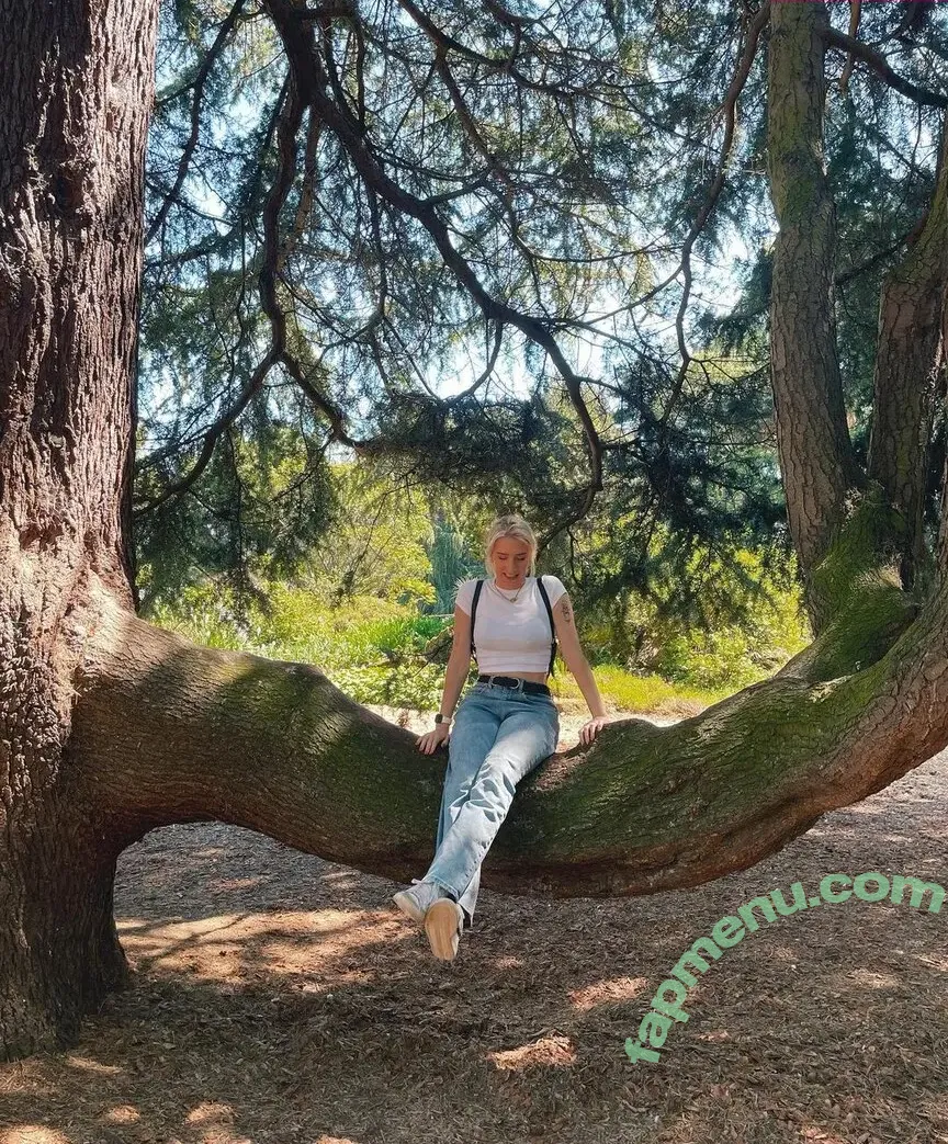 Courtney Miller nude photo #0241 (co_mill / courtney.miller / typicalvlogs)