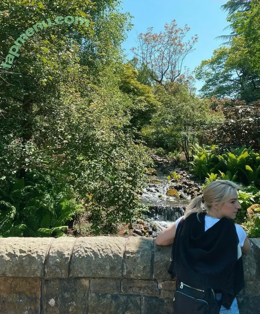 Courtney Miller nude photo #0243 (co_mill / courtney.miller / typicalvlogs)