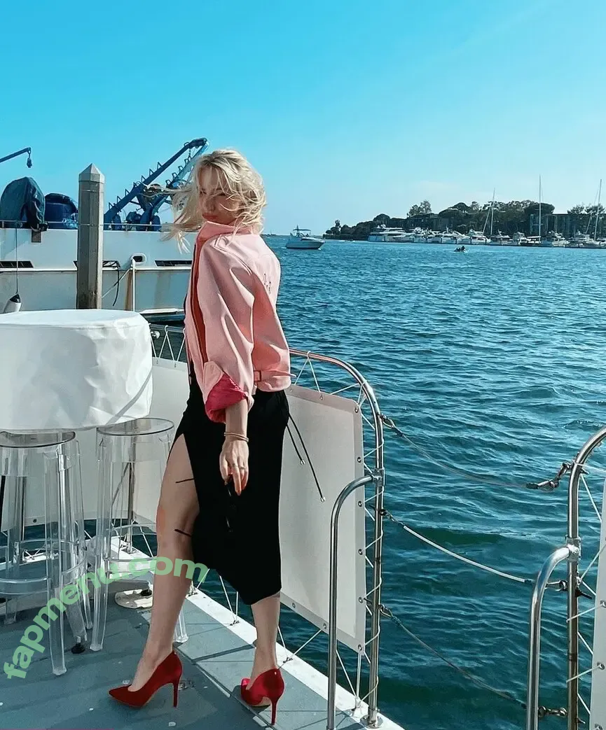 Courtney Miller nude photo #0248 (co_mill / courtney.miller / typicalvlogs)