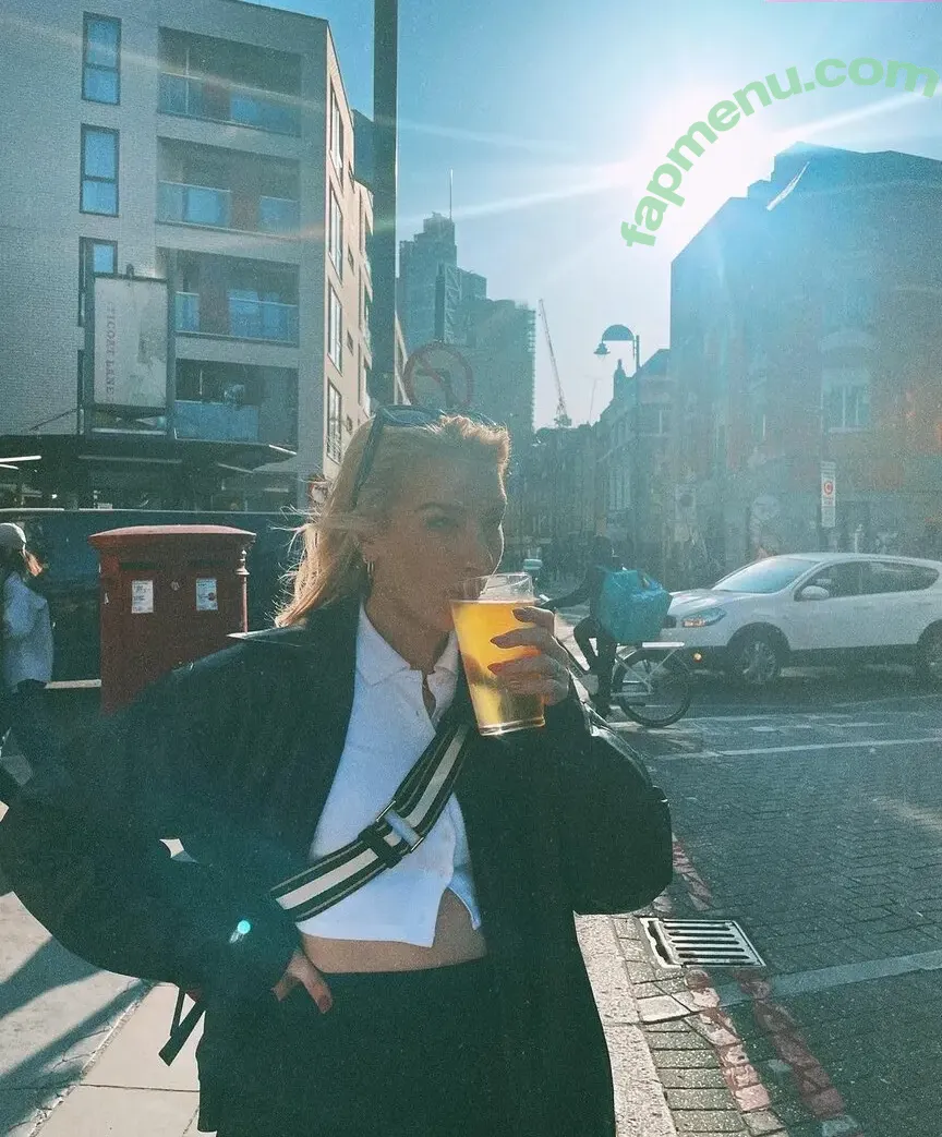 Courtney Miller nude photo #0254 (co_mill / courtney.miller / typicalvlogs)