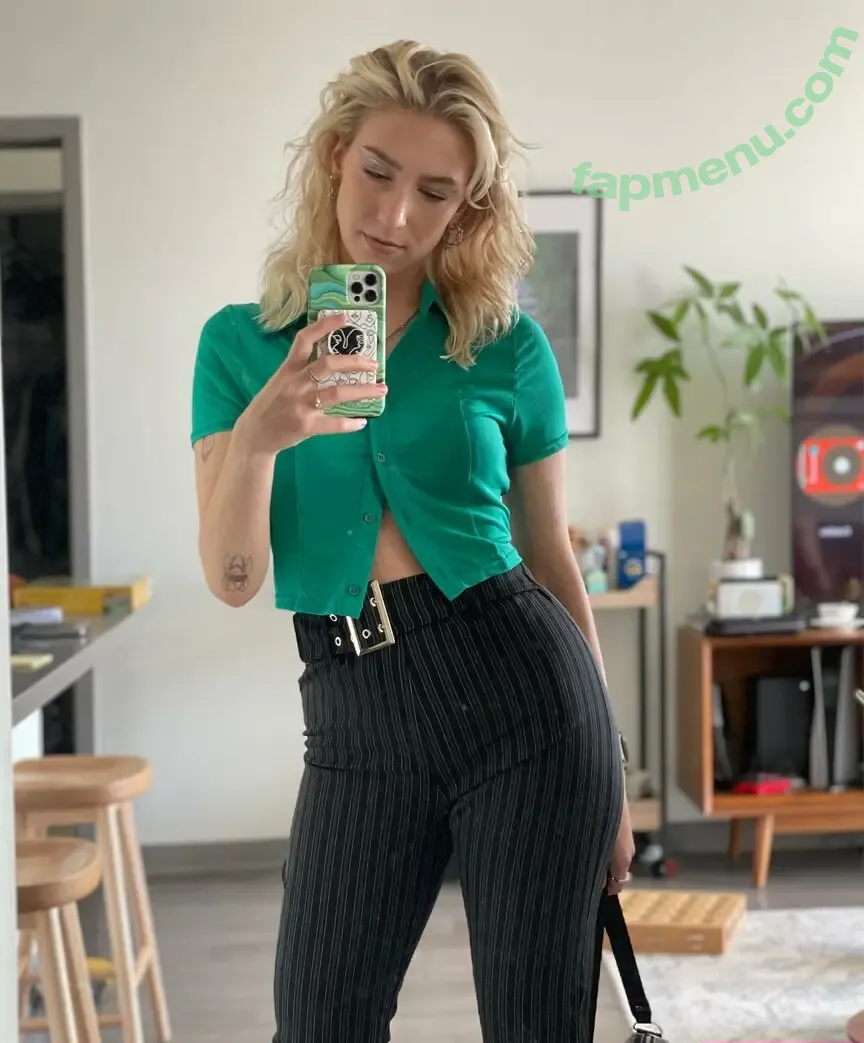 Courtney Miller nude photo #0268 (co_mill / courtney.miller / typicalvlogs)