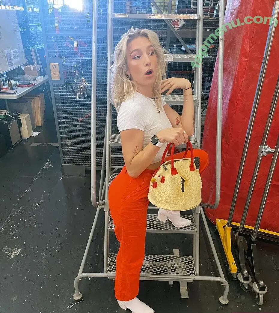 Courtney Miller nude photo #0278 (co_mill / courtney.miller / typicalvlogs)