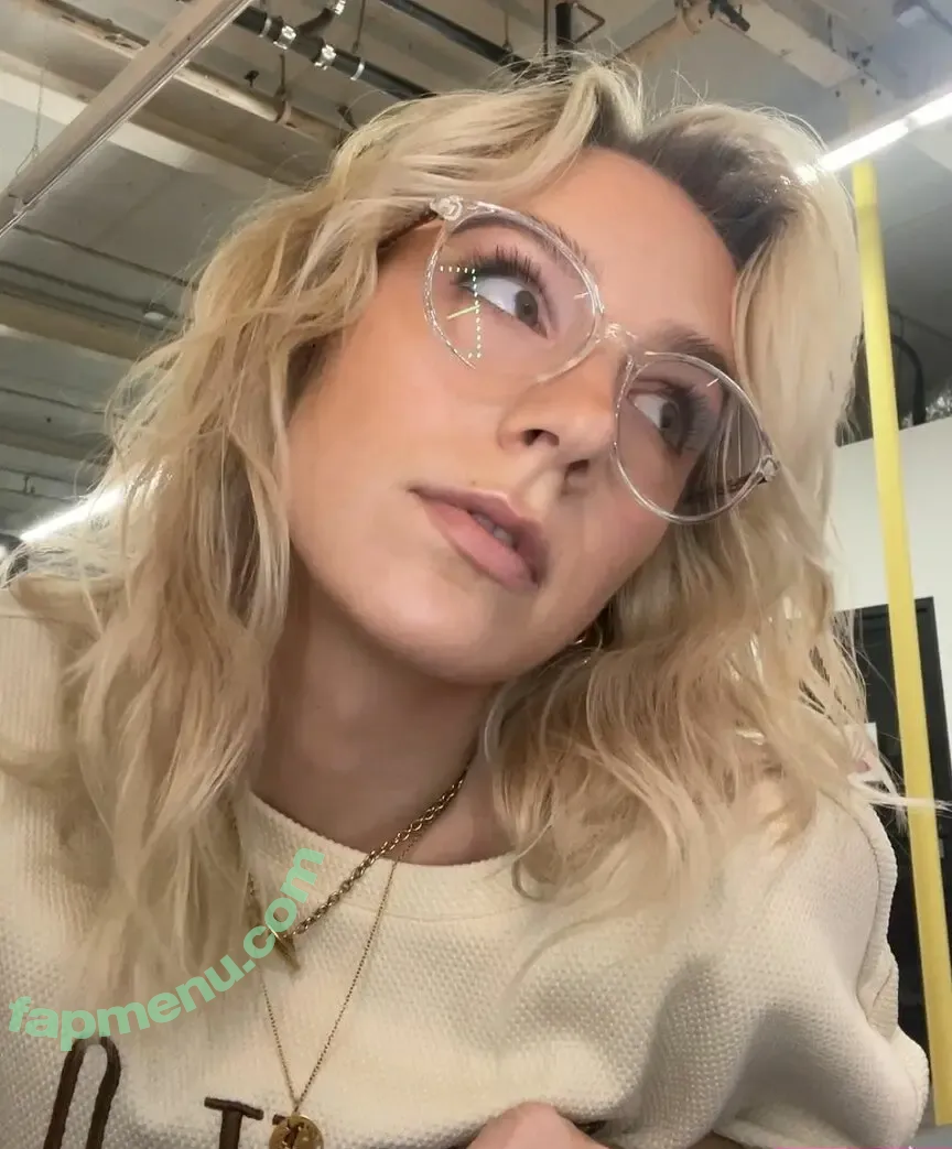 Courtney Miller nude photo #0284 (co_mill / courtney.miller / typicalvlogs)