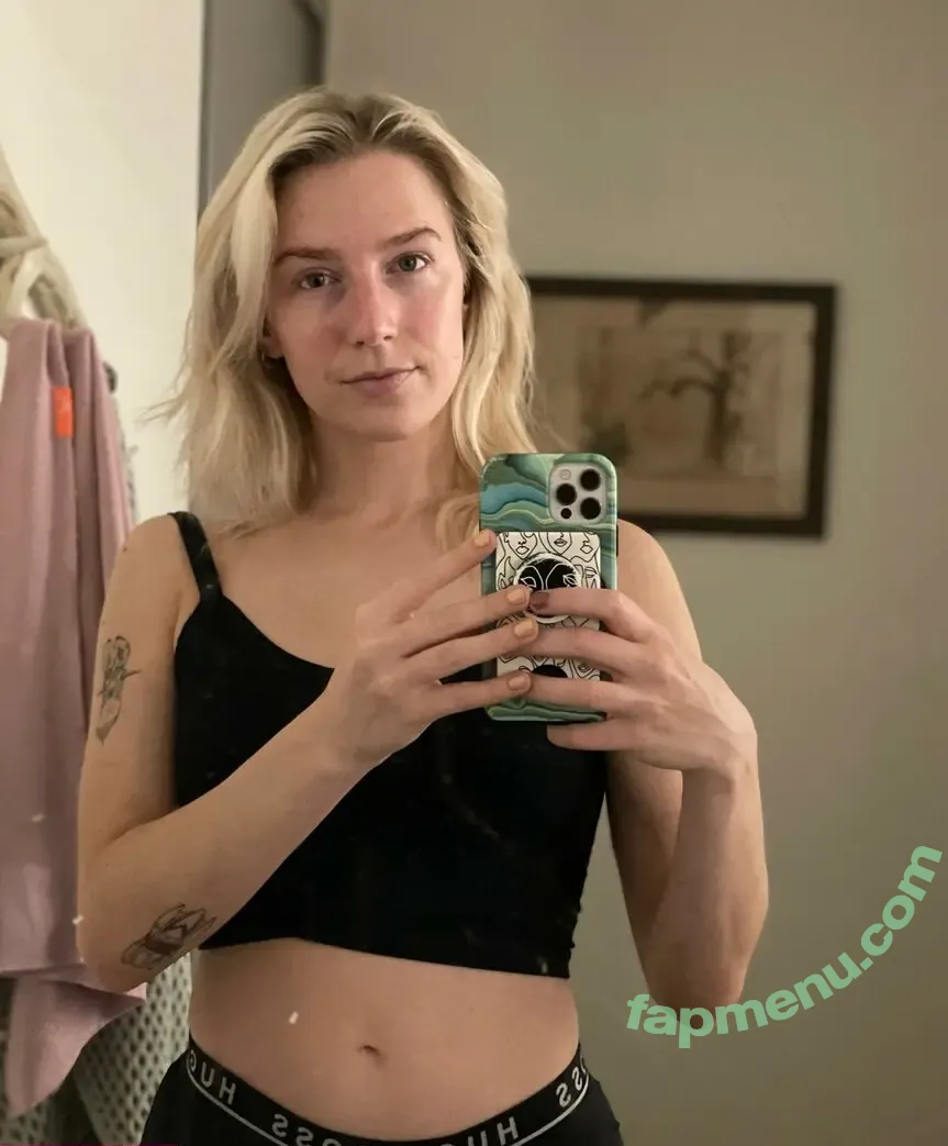 Courtney Miller nude photo #0292 (co_mill / courtney.miller / typicalvlogs)