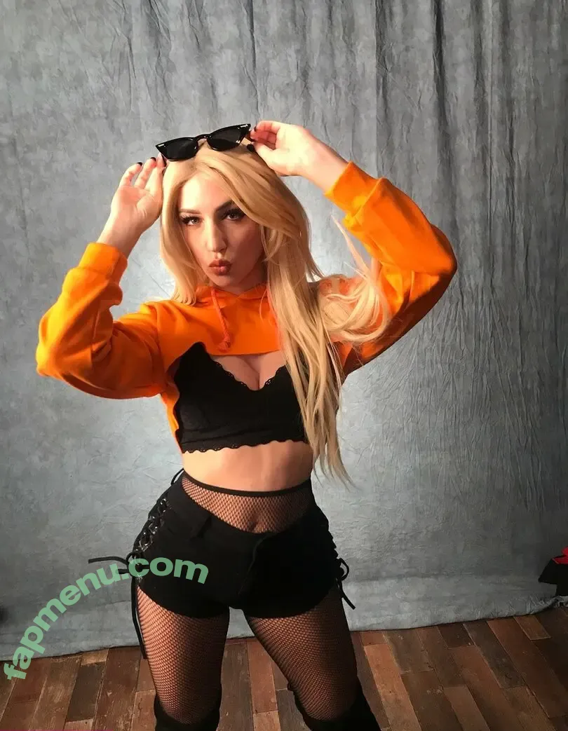 Courtney Miller nude photo #0309 (co_mill / courtney.miller / typicalvlogs)