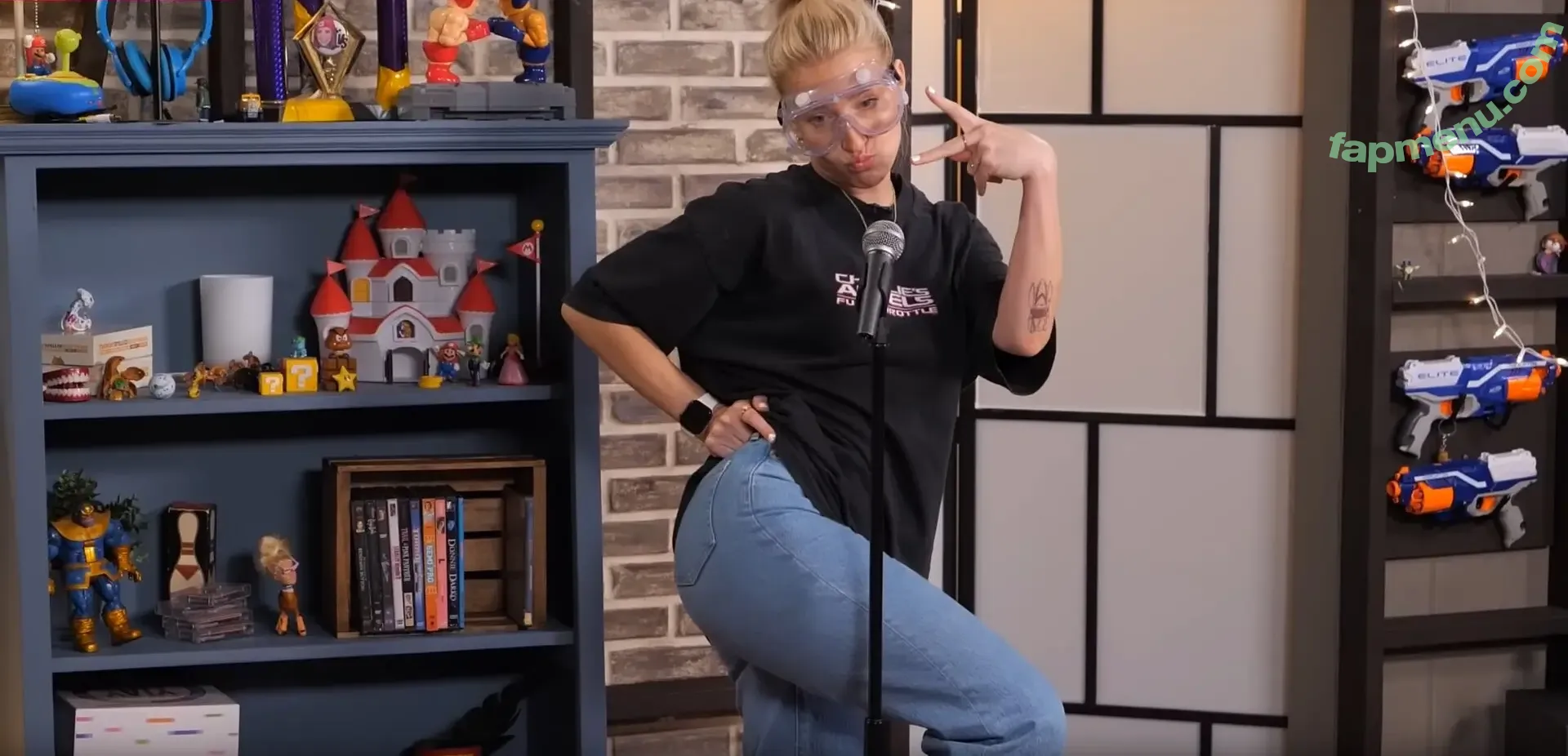 Courtney Miller nude photo #0342 (co_mill / courtney.miller / typicalvlogs)