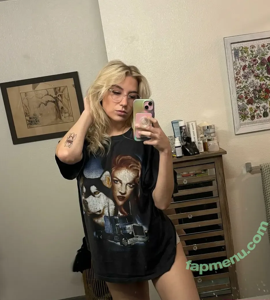 Courtney Miller nude photo #0348 (co_mill / courtney.miller / typicalvlogs)