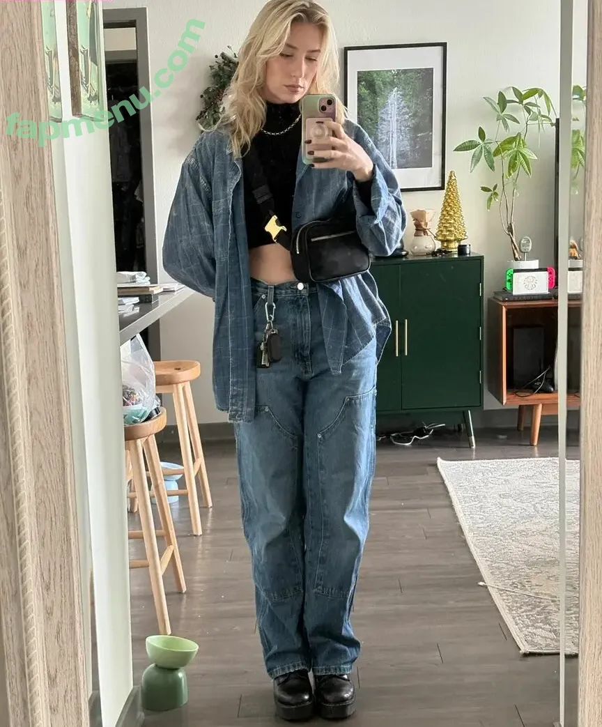 Courtney Miller nude photo #0372 (co_mill / courtney.miller / typicalvlogs)