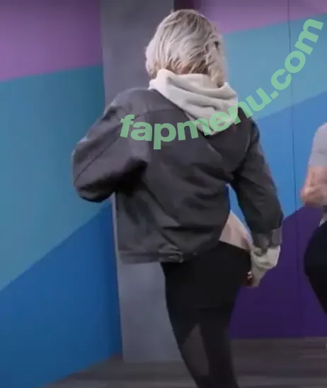 Courtney Miller nude photo #0388 (co_mill / courtney.miller / typicalvlogs)