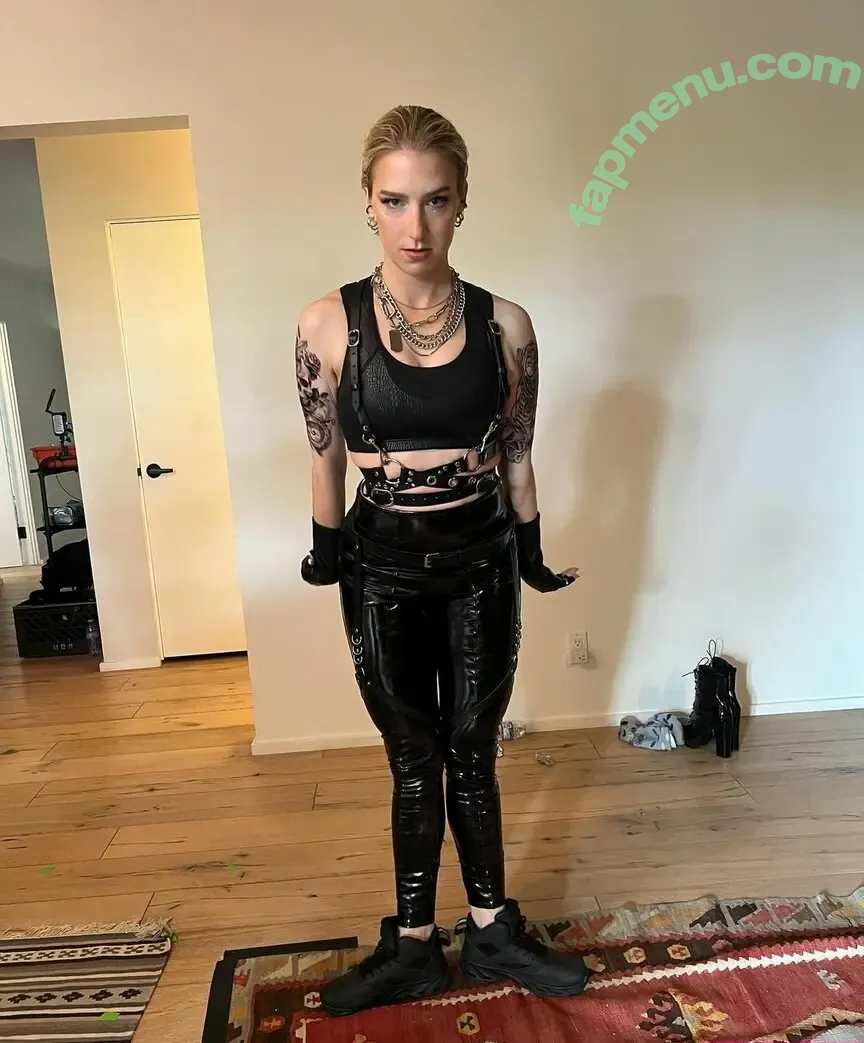 Courtney Miller nude photo #0432 (co_mill / courtney.miller / typicalvlogs)