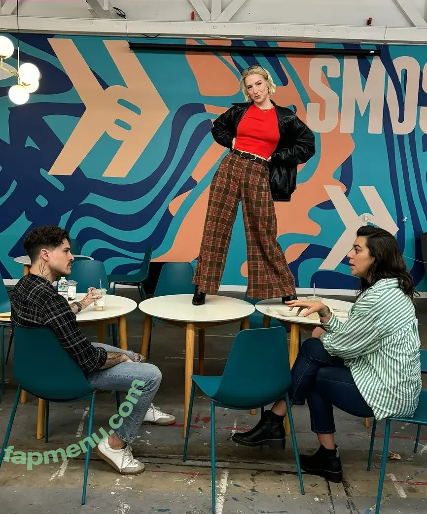 Courtney Miller nude photo #0433 (co_mill / courtney.miller / typicalvlogs)