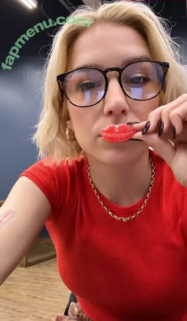 Courtney Miller nude photo #0438 (co_mill / courtney.miller / typicalvlogs)