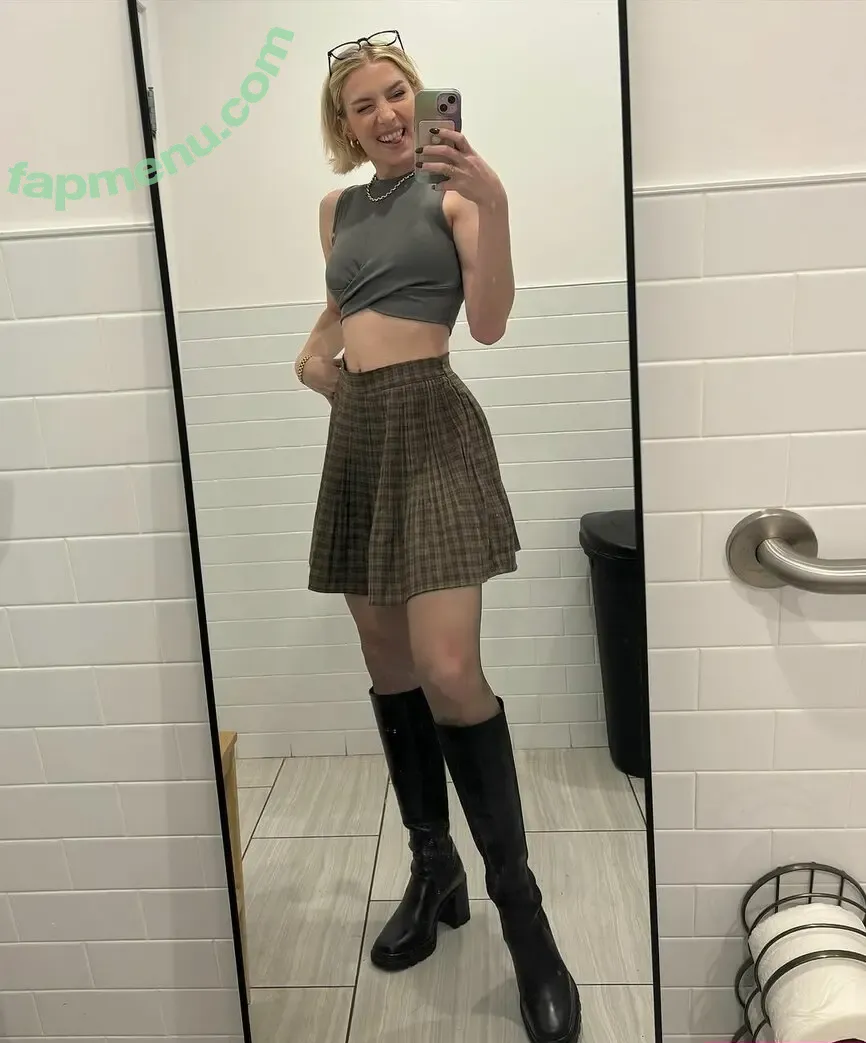 Courtney Miller nude photo #0439 (co_mill / courtney.miller / typicalvlogs)