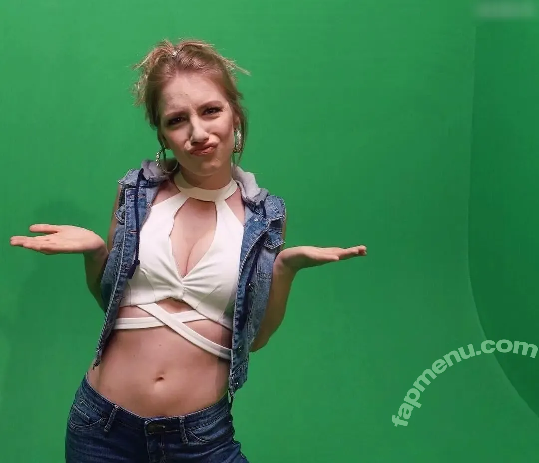 Courtney Miller nude photo #0462 (co_mill / courtney.miller / typicalvlogs)