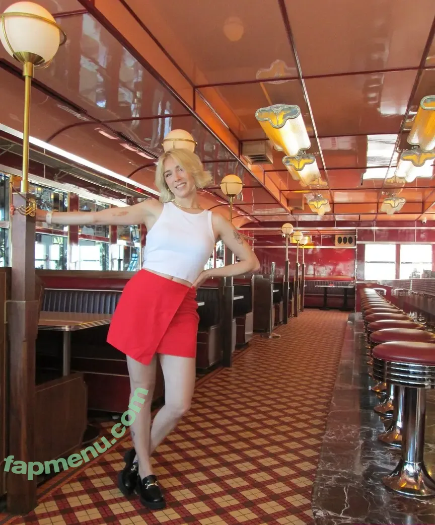 Courtney Miller nude photo #0497 (co_mill / courtney.miller / typicalvlogs)